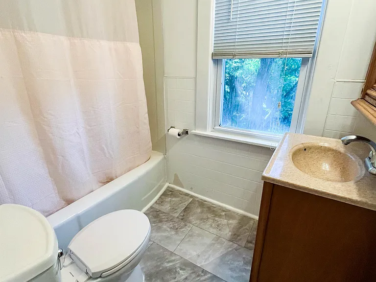 211 Cornell St — Photo 14