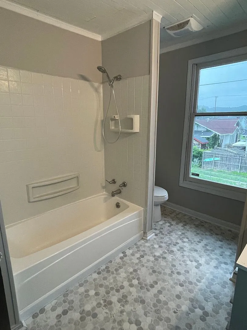Newly Renovated Three-Bedroom Home in St. Albans — Photo 4