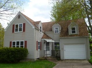 553 Amherst Rd, Granby, MA 01033