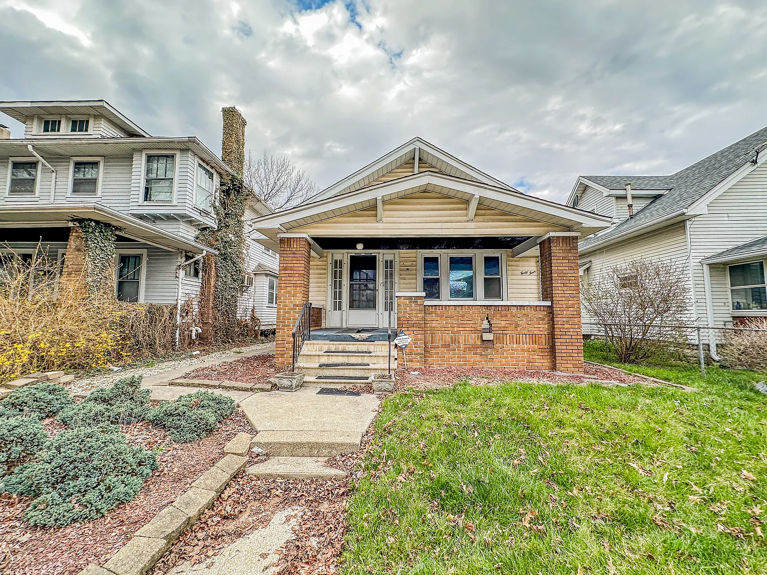 44 N Tremont St photo 1