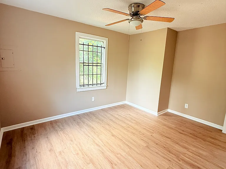 931 Calvin Rd — Photo 5