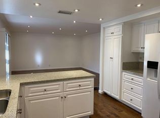 924 Thistlegate Rd, Oak Park, CA 91377