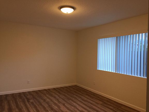 5th image of 1231 S Primrose Ave