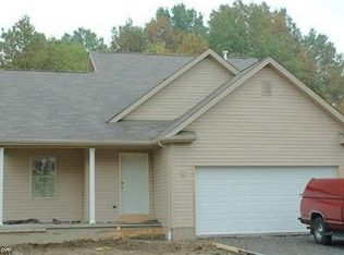 883 Jerry Dr SE, Hubbard, OH
