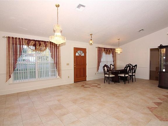 4th image of 1940 E Lake Dr