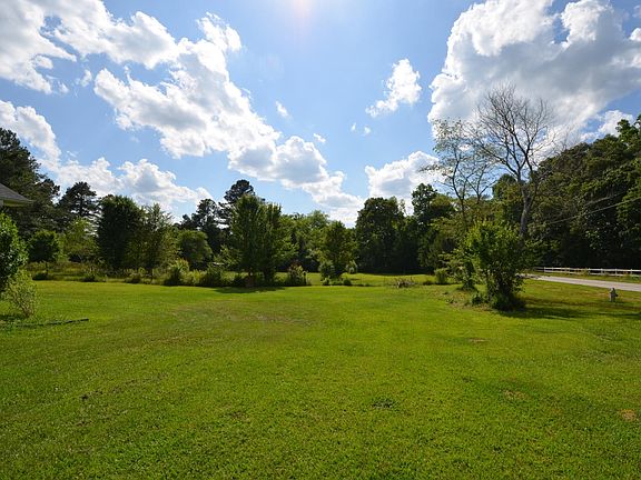 Huge Open Yard for Kids to Play!