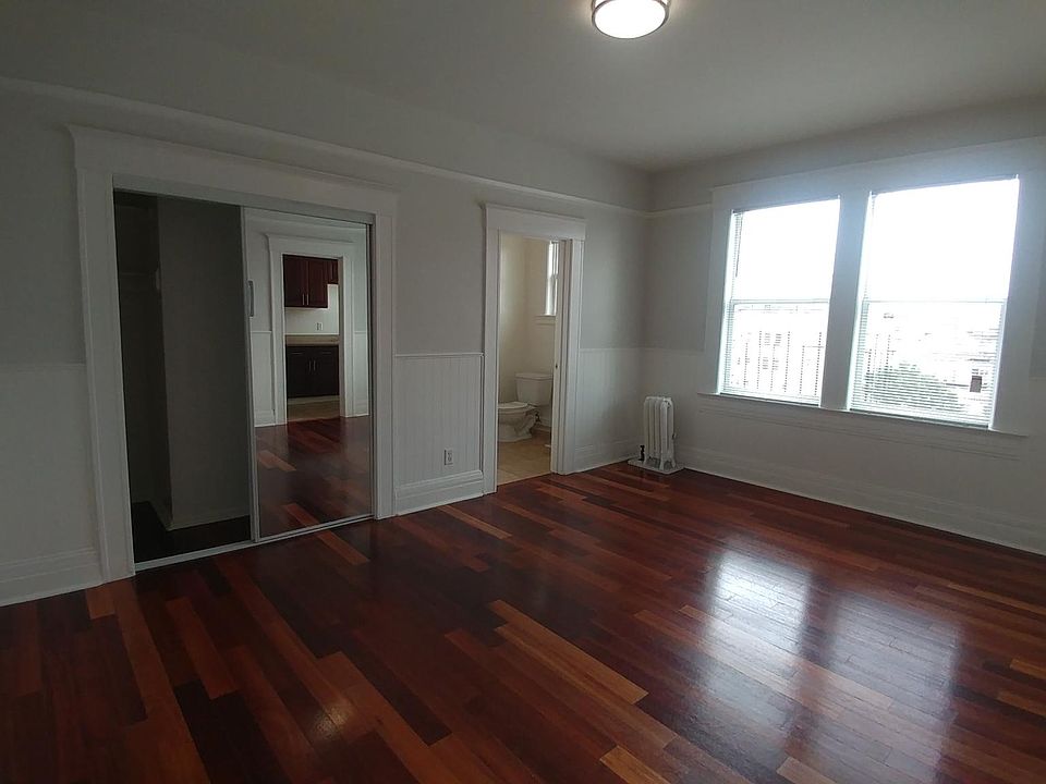 1st image of 1005 Larkin St APT 403