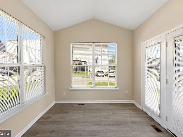 4704 Denview Way — Photo 32