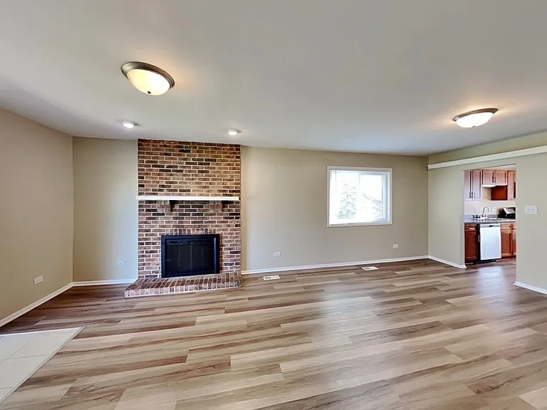 6793 Red Wing Dr — Photo 3