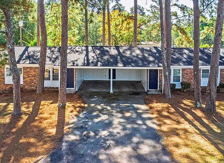 Blue Pines Apartments — Photo 1