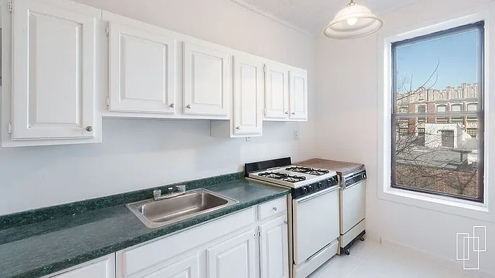 Sold by Garfield Realty  | media 7