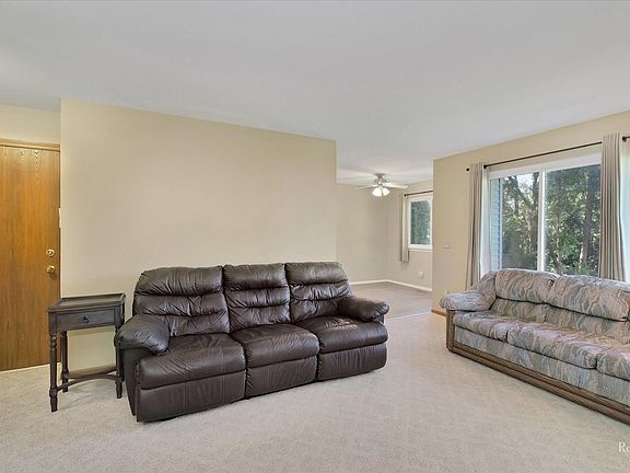 3rd image of 633 Mallard Ct APT A1
