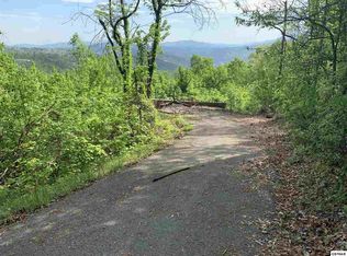 1847 Zurich Ct, Gatlinburg, TN 37738