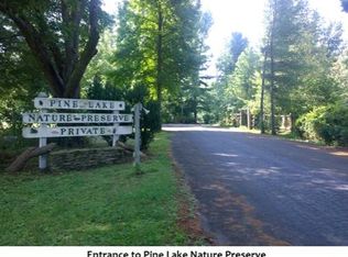 1800 Pinelake Dr, Albany, OH 45710
