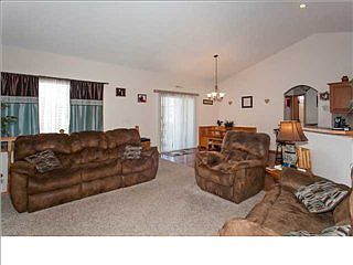 4th image of 400 E Parkwood Dr