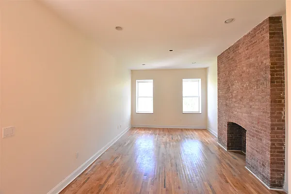 Rented by Bold New York | media 8