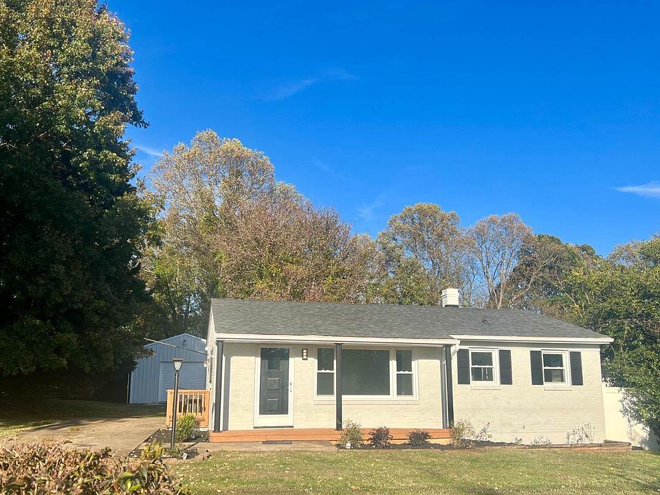 1st image of 120 Phillips Cir