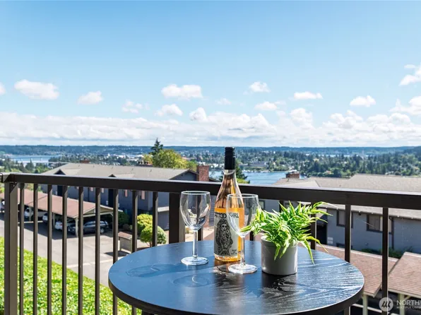3350 Narrows View Lane NE #203, Bremerton, WA 98310
