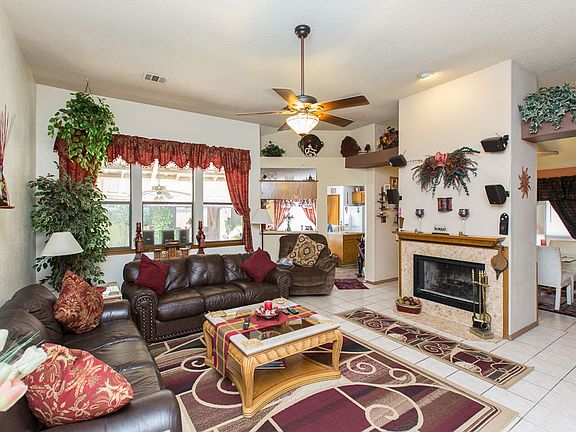 2nd image of 1800 Parkwood Dr
