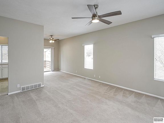 5th image of 6008 S 116th St