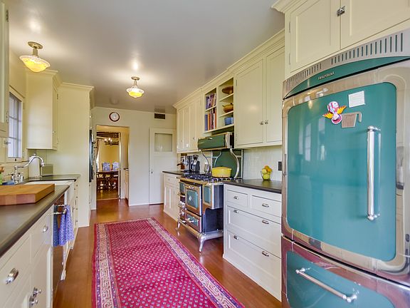 5th image of 4625 Calavo Dr