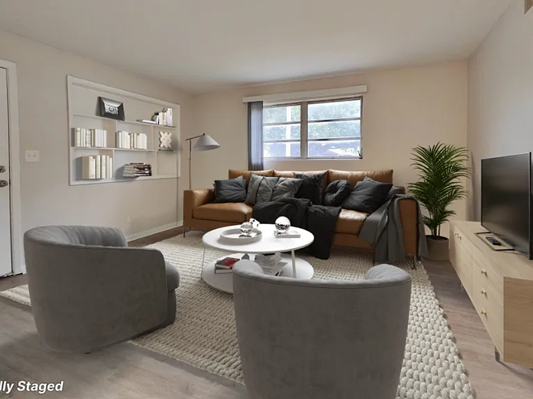 **"Live Among the Palms: Your Arlington Oasis Awaits!"** — Photo 10