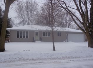 442 8th Ave SW, Wells, MN 56097