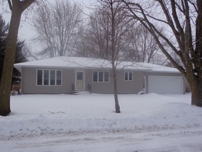 442 8th Ave SW, Wells, MN, 56097