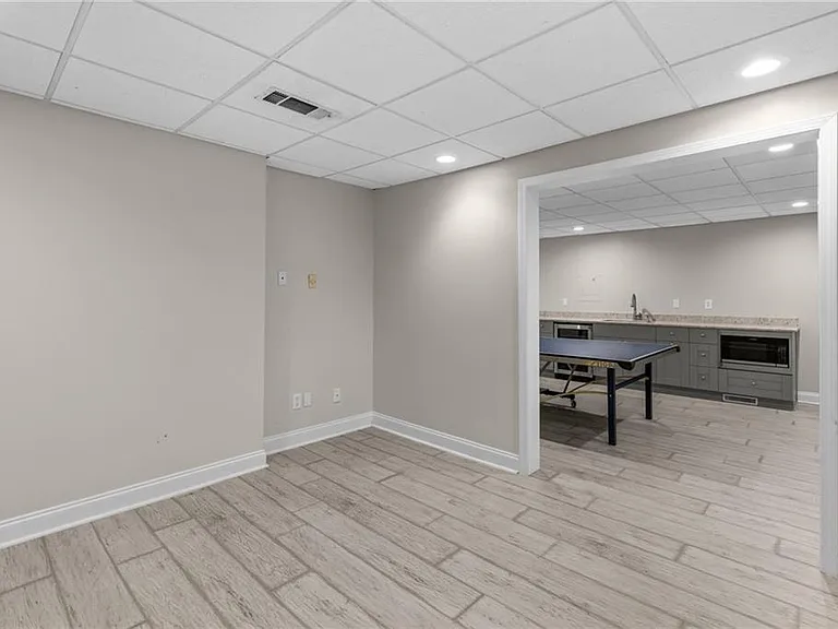 2560 Hamptons Run — Photo 43