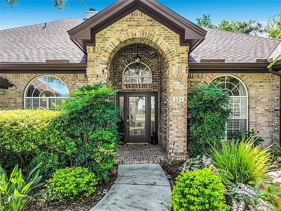 3rd image of 324 REMINGTON DRIVE