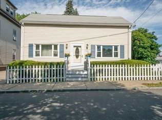 26 Tracey St, Peabody, MA 01960
