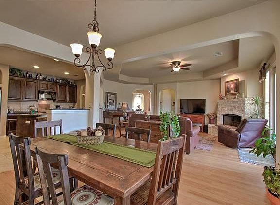 4th image of 613 Lodge Creek Dr