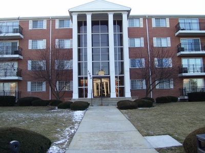 1060 N Farnsworth Ave APT 1306, Aurora, IL, 60505