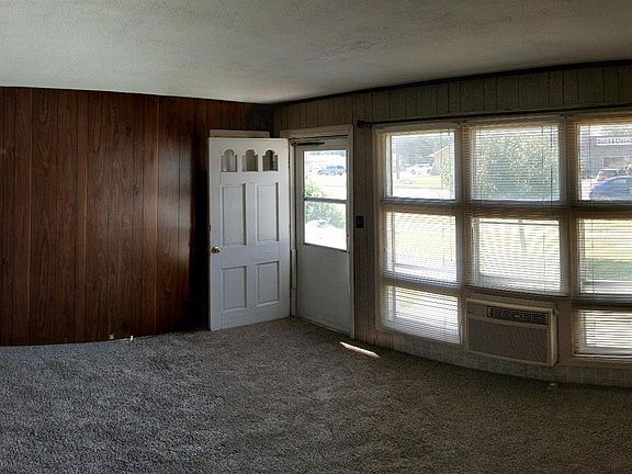 2nd image of 1518 W Crawford Ave