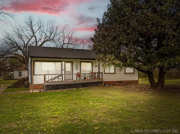 705 SE 4th St, Wagoner, OK 74467