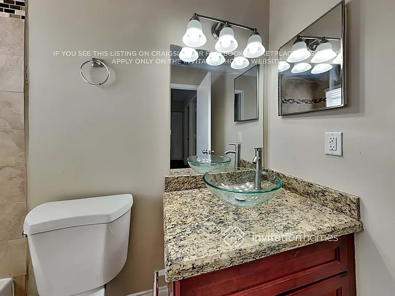 12190 Brisbane Ln — Photo 17