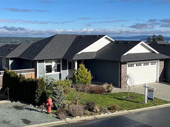 2nd image of 720 Russell Rd #5