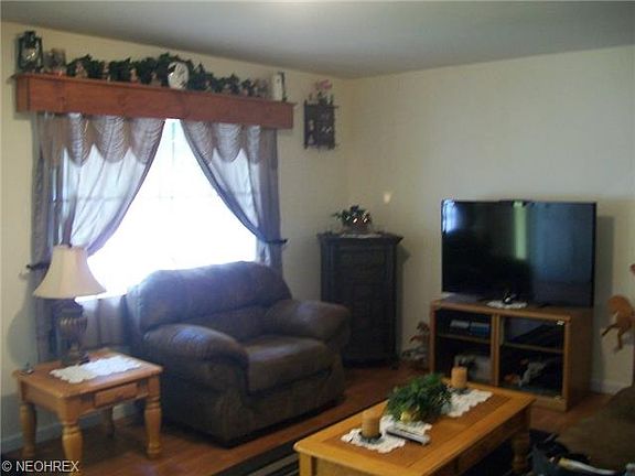 2nd image of 2430 Vinsel St