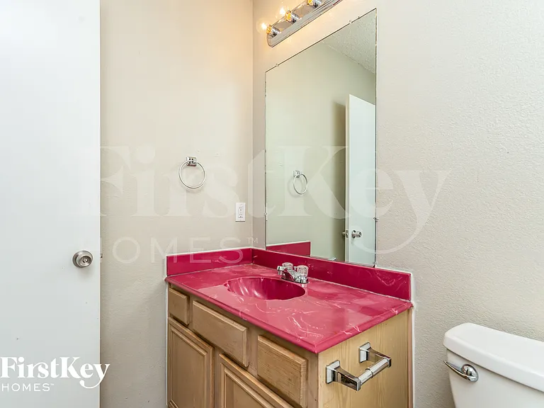 530 Alameda Ave — Photo 14