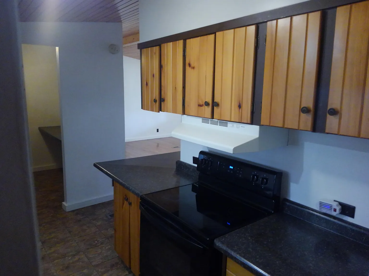 3 bed, 2000 sqft, $1,800 — Photo 3