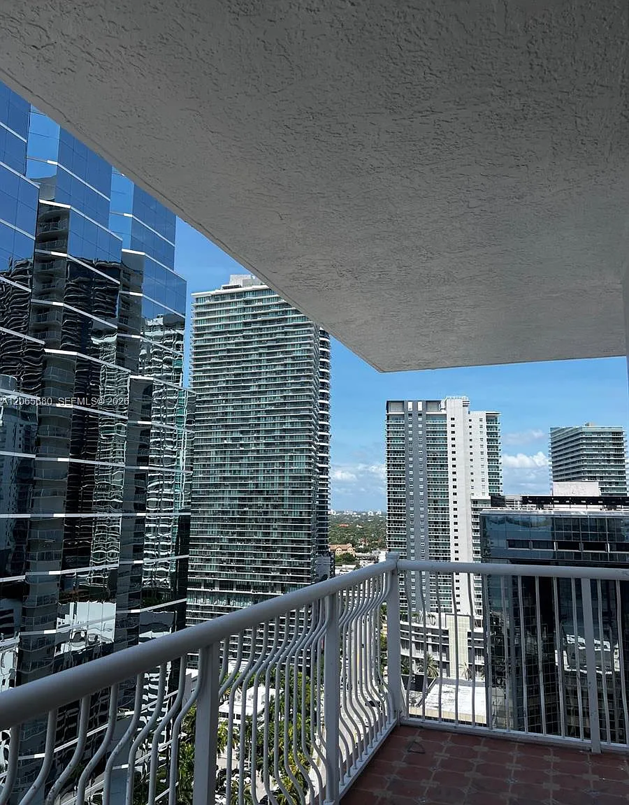 The Club At Brickell Bay — Photo 2