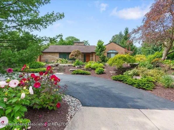 1607 E Hitching Post Rd, East Lansing, MI 48823