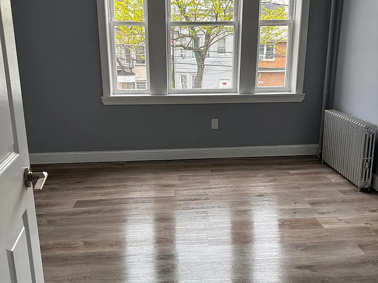32 Corbin Ave — Photo 5