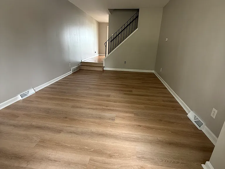 65 Sebring Dr — Photo 2