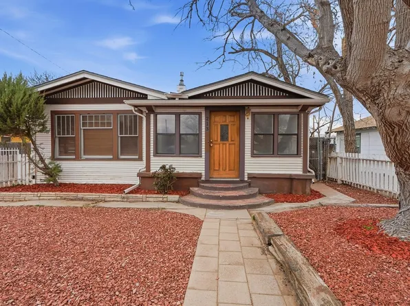 213 Harvard Dr SE, Albuquerque, NM 87106