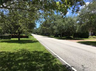 5733 Maynada St, Coral Gables, FL 33146