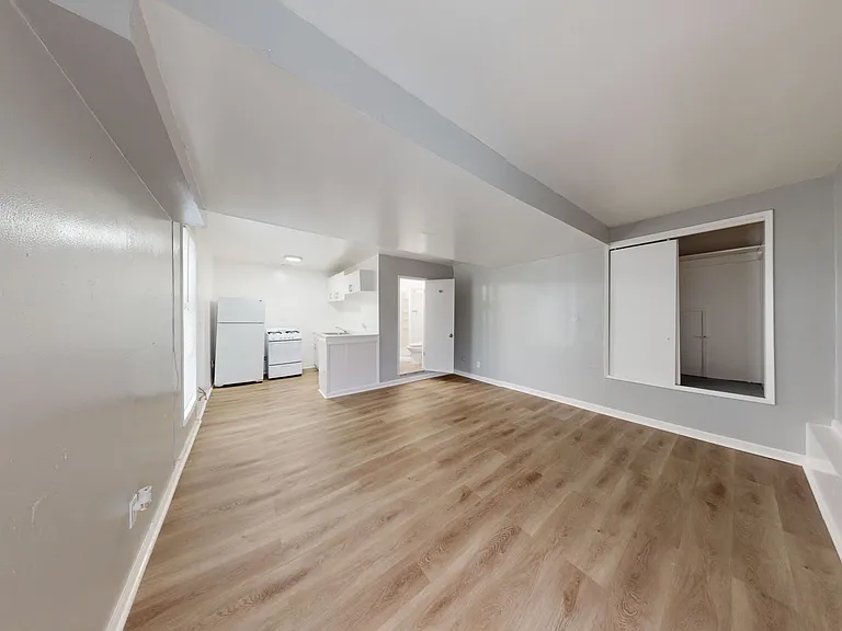 7036 MacArthur Blvd — Photo 5