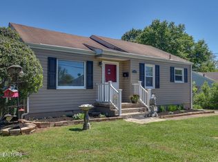 120 Salem Rd, Oak Ridge, TN 37830