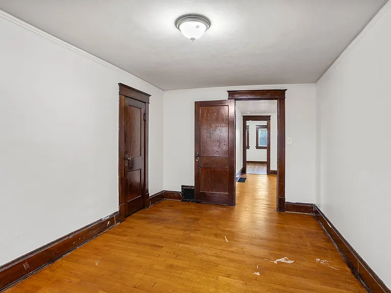 420 Appleton St — Photo 9