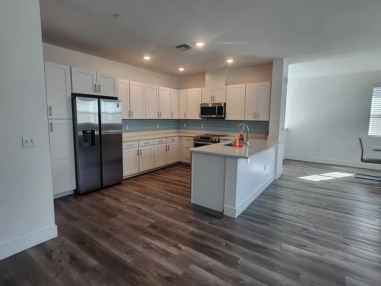 5301 E Commerce Way #18104 — Photo 3